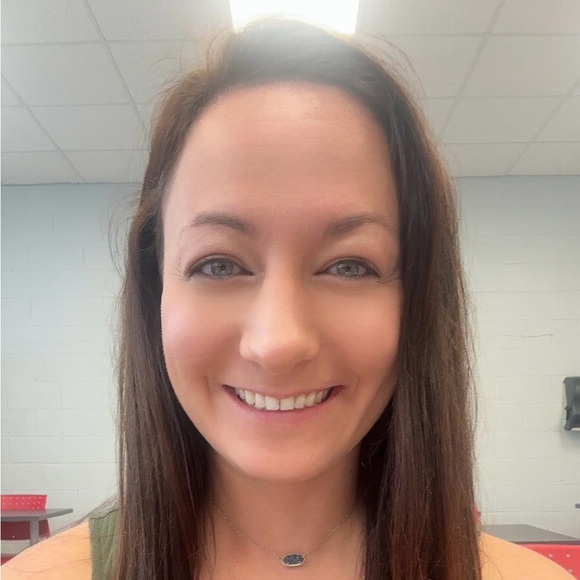 Meet your Posher, Cassie - Picture 1 of 2